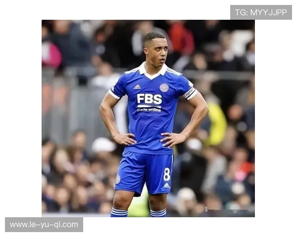 蒂勒曼斯:比利时中场核心,展现全面技术与领导力 蒂勒曼斯:比利时中场核心,展现全面技术与领导力