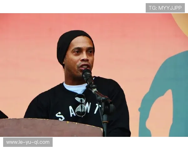 罗纳尔迪尼奥:从巴西天才到世界足球先生,看他如何用快乐定义足球 罗纳尔迪尼奥:从巴西天才到世界足球先生,看他如何用快乐定义足球